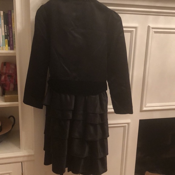 Thread social trench coat. - Picture 5 of 7